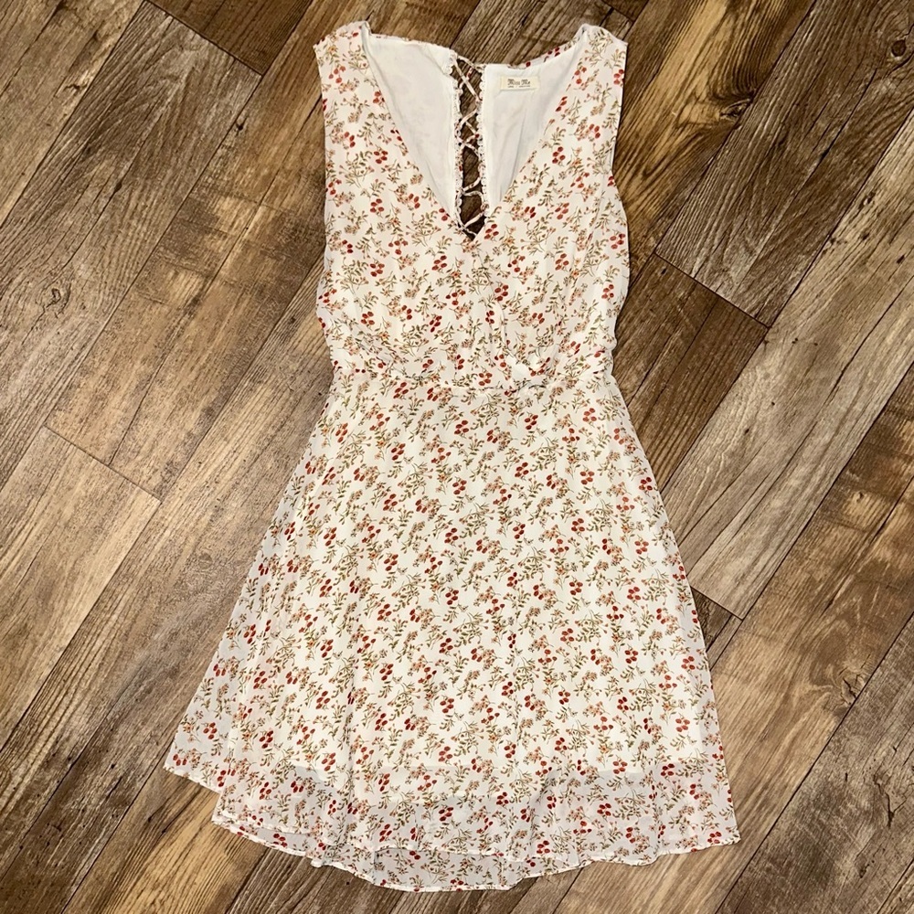 Miss Me Cream Floral Mini Dress with Lace-Up Back - Picture 4 of 16